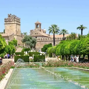 https://apartamento-con-jardin-y-piscina-en-cordoba.es-andalucia.com